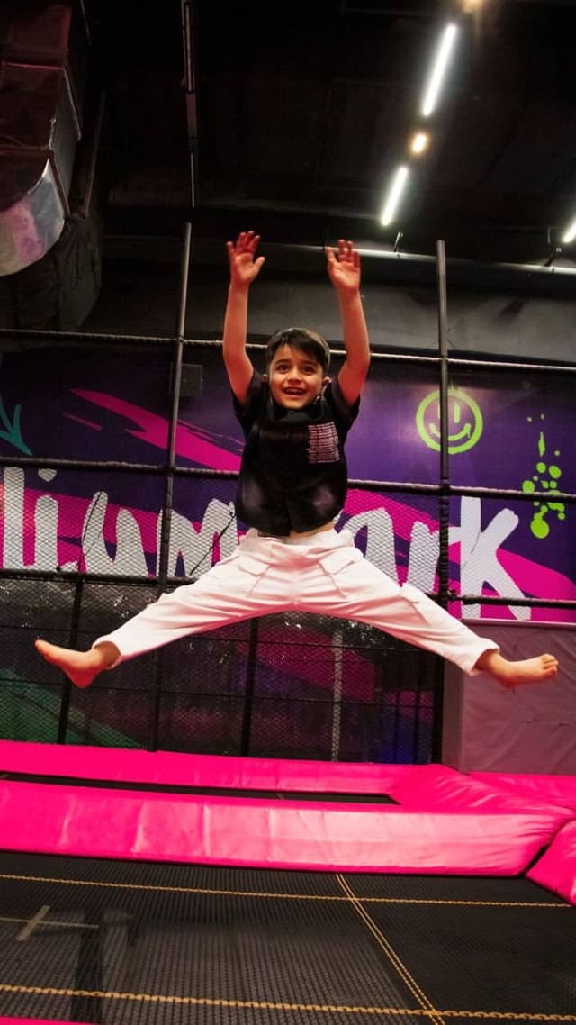 یک ساعت بازی در هلیوم پارک